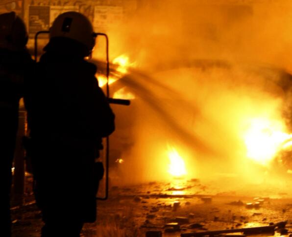 阻燃服的特點(diǎn)和作用