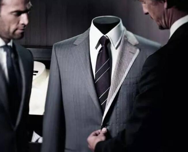 西服領(lǐng)型分類(lèi)及特點(diǎn)