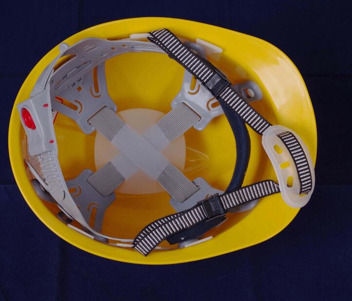 工地安全帽佩戴規(guī)范