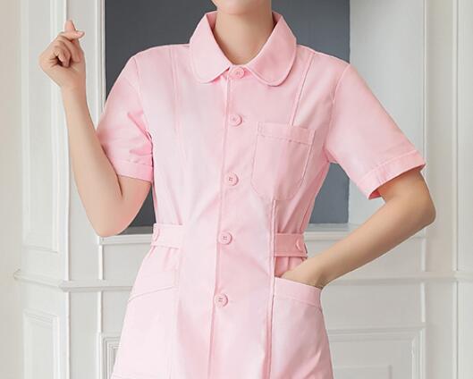 娃娃領(lǐng)衣服適合什么人穿